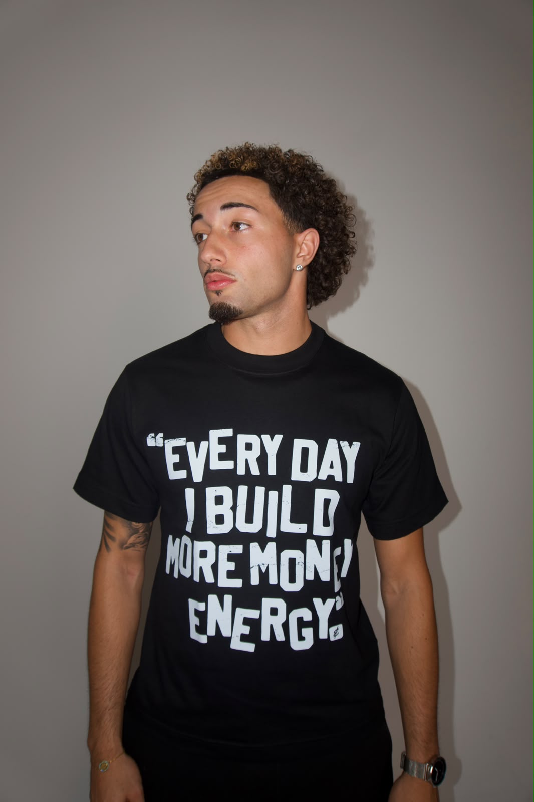 EVERYDAY BLACK TEE